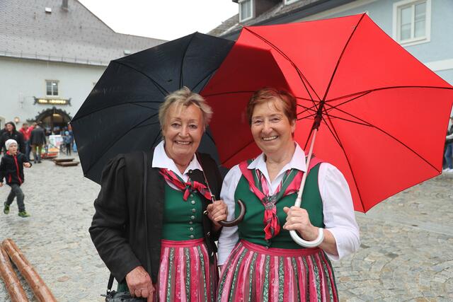 Renate und Frieda aus Regau | Foto: Helmut Klein