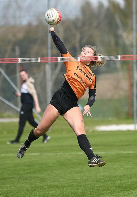 Lea Hartl im Angriff. | Foto: Manfred Lindorfer