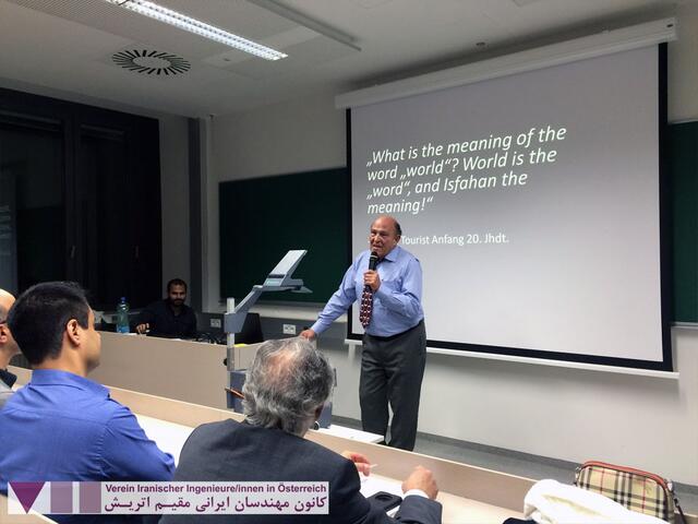 Prof. DI Dr. Ehsan Moayad bei einem Vortrag. | Foto: BSA
