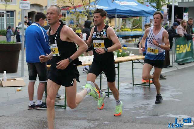 Florian Prüller (links im Bild) holte sich Bronze bei den Staatsmeisterschaften im 10 Kilometer-Lauf in Attnang. | Foto: Michael Schweinsteiger