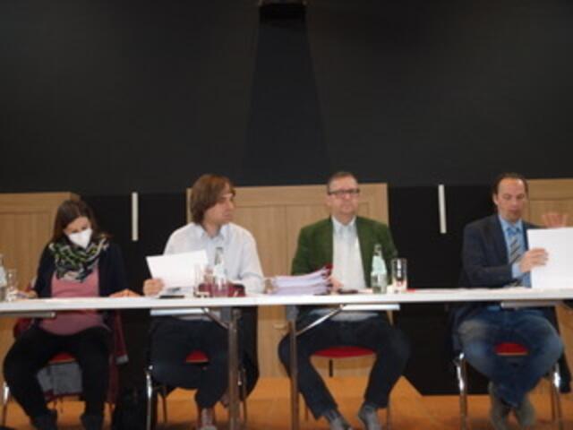 Eine hochkarätige Jury bewertete die Stücke der einzelnen Ensembles.