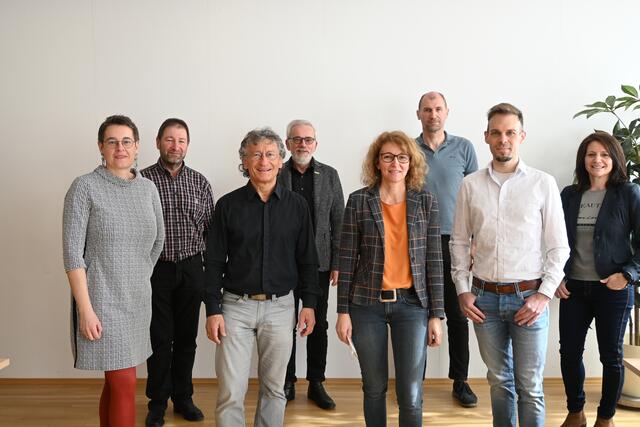 Von links: Dorothea Dorfbauer, Leopold Plank, Sepp Wall-Strasser, Alfred Watzinger, Gerda Diesenreither, Franz Gstöttenmair, Reinhold Medicus, Petra Royer. | Foto: Stadtgemeinde Gallneukirchen