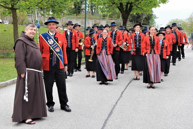 Pater Georg OFM sucht Kontakt mit Vereinen und Personen. | Foto: Putz