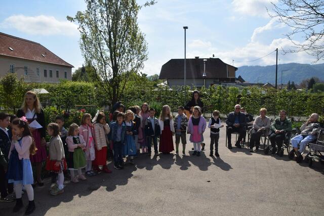 Generationenprojekt Fr hling F r Jung Und Alt In Grafenstein