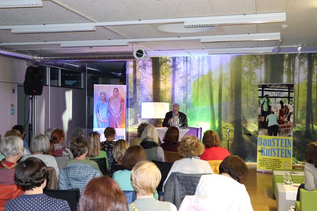 Felix Mitterer lockte zahlreiche Besucherinnen und Besucher in den Lesesaal der Kufstein Bibliothek, kurz "kubi". | Foto: Christoph Klausner