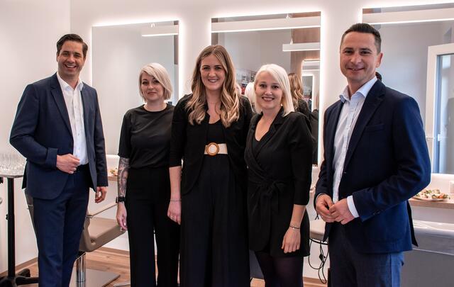 Hornsteins Vizebürgermeister Rainer Schmitl, Bianca Mileder, Inhaberin Melanie Geissler, Karina Draxler und Klubobmann Robert Hergovich.  | Foto: SPÖ Landtagsklub