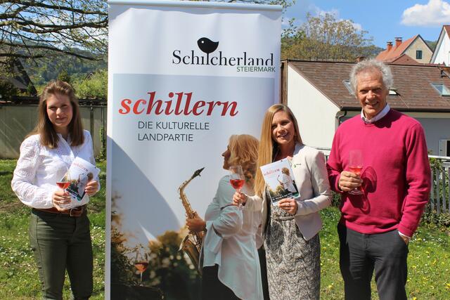 Cornelia Schuster, Stefanie Schmid und Karl Posch freuen sich auf die Veranstaltung um Pfingsten.  | Foto: Katrin Löschnig