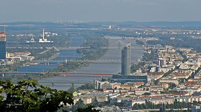 Eine Stadt mit vielen interessanten Orten, die erkundet werden sollten.