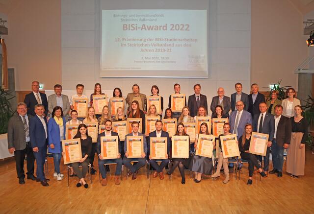Die Sieger des BISi-Awards 2022 auf einen Blick. Herausragende wissenschaftliche und vorwissenschaftliche Arbeiten wurden ausgezeichnet. | Foto: Woche