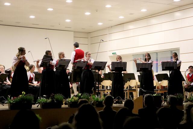 Bei "Fiesta for Flutes" hatte das Reuttener Querflötenregister seinen großen Auftritt. | Foto: Siegele