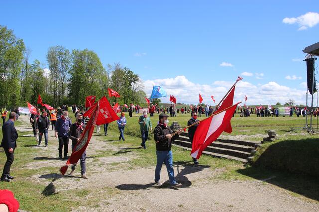 Heuer keine Teilnehmer-Beschränkungen beim Gedenkzug ins ehemalige Konzentrationslager Mauthausen. | Foto: Eckhart Herbe