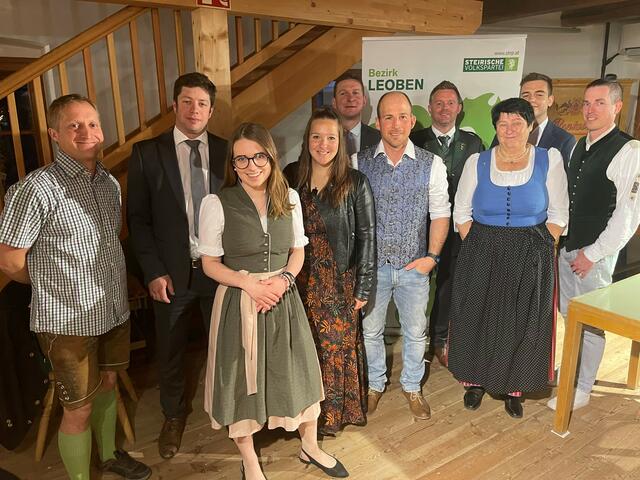 Der neu gewählte Stadtparteiobmann der ÖVP Trofaiach Michael Winkler und sein Team im Rahmen des ordentlichen Stadtparteitages. | Foto: ÖVP Trofaiach