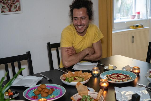 Omar Khir Alanam lädt zu einer Küchenlesung unter dem Titel "Essen und Identität". | Foto: zVg