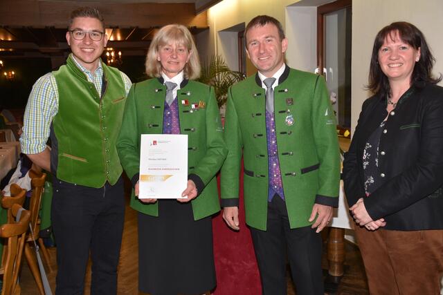 Der Musiker-Abend der Marktmusik Pabneukirchen stand ganz im Zeichen von Ehrungen, Auszeicnungen und der Nachwuchs-Musiker.  | Foto: Zinterhof