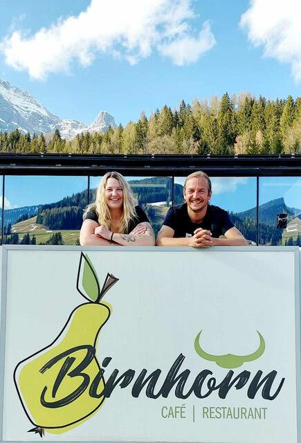 Sarah Bacher, Restaurantleiterin und Dirk Wilberg, Pächter sind mit der Wintersaison zufrieden und freuen sich nun auf die bevorstehende Sommersaison. | Foto: Birnhorn