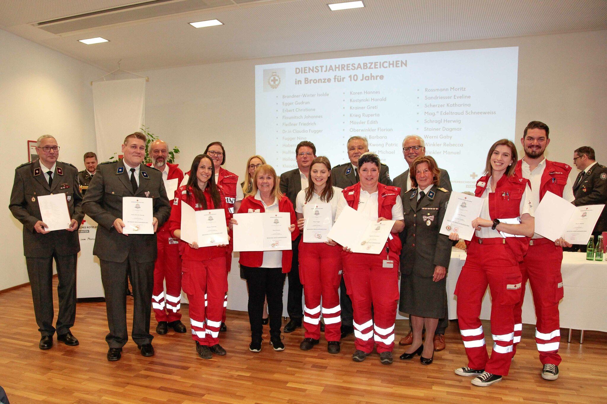 Barbara Rott Rotkreuz Rot-Kreuz-Bezirksversammlung: Rot-Kreuz-Villach: 45 Mal um die Erde ...