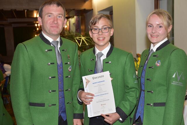 Der Musiker-Abend der Marktmusik Pabneukirchen stand ganz im Zeichen von Ehrungen, Auszeicnungen und der Nachwuchs-Musiker.  | Foto: Zinterhof