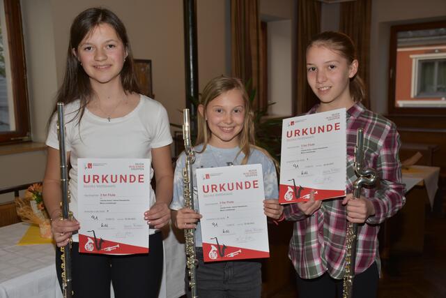 Der Musiker-Abend der Marktmusik Pabneukirchen stand ganz im Zeichen von Ehrungen, Auszeicnungen und der Nachwuchs-Musiker.  | Foto: Zinterhof