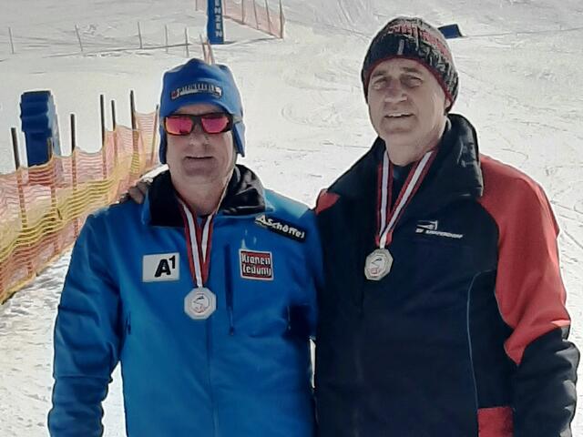 Masters-Slalomweltmeister Jürgen Guggenbichler und Stefan Aigner vom SV Erpfendorf feierten im heurigen Winter zahlreiche Erfolge  | Foto: J. Guggenbichler / privat