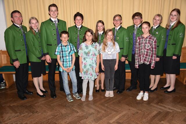 Der Musiker-Abend der Marktmusik Pabneukirchen stand ganz im Zeichen von Ehrungen, Auszeicnungen und der Nachwuchs-Musiker.  | Foto: Zinterhof