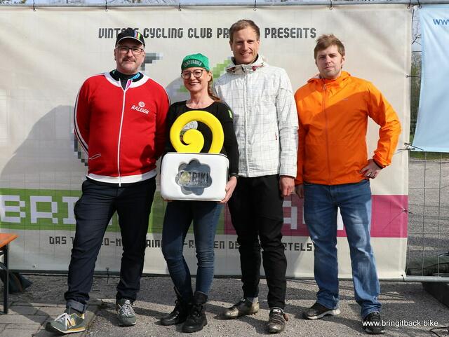 Kickinger_Stelzhammer_Schachinger_Oberwagner – beim ersten Retro-Mountainbike-Rennen in Ried | Foto: VCC