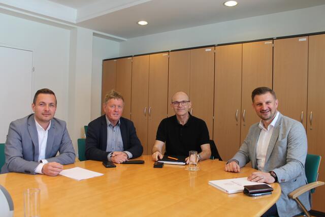 Mario Hermüller, Harald Schick, Wolfgang Kreinecker und Christian Penn (v. l.) standen der BezirksRundSchau Rede und Antwort. | Foto: vb/BRS