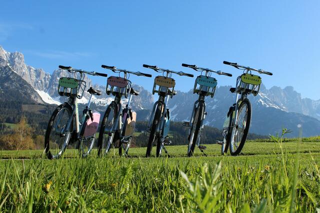 In Ellmau sowie in Kufstein startet der VVT das Projekt "Regiorad", bei dem Räder vor Ort per App ausgeliehen werden können.  | Foto: Wilder Kaiser/Barbara Staudenhechtl