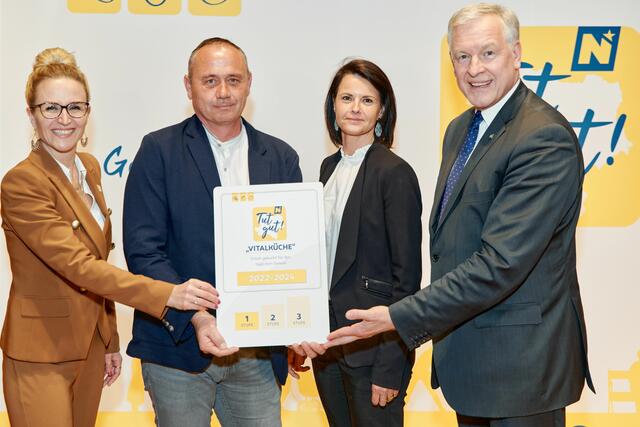 Alexandra Pernsteiner-Kappl („Tut gut!“-Geschäftsführerin), Josef Segner, Marianne Dietrich, Landesrat Martin Eichtinger | Foto: MS Fototeam, Martin Sommer