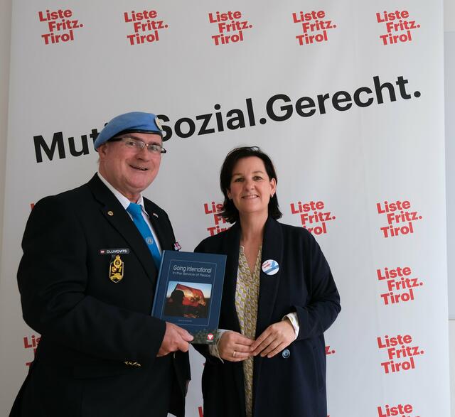 Gerhard Dujmovits mit Landtagsabgeordnete Andrea Haselwanter-Schneider | Foto: Julian Zanon Liste Fritz Bürgerforum