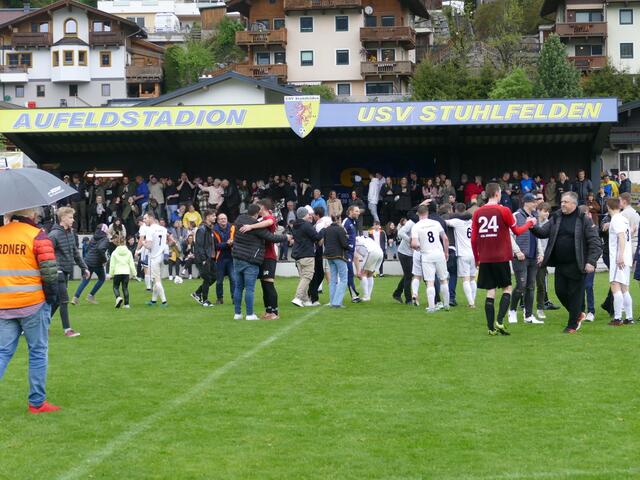 Der Jubel war in Stuhlfelden groß. 600 Zuschauer feierten den Derbysieg gegen Mittersill. | Foto: Foto: Vorreiter