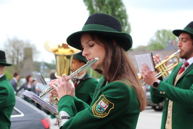 Die Trachtenkapelle Dobl spielte vor dem Festakt unter der Leitung von Stabführer Patrick Wegl auf | Foto: Edith Ertl