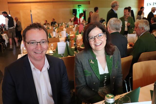 Gratwein-Straßengels Vzbgm. Mario Schwaiger und Stiwolls Vzbgm. Karin Fasching | Foto: Edith Ertl