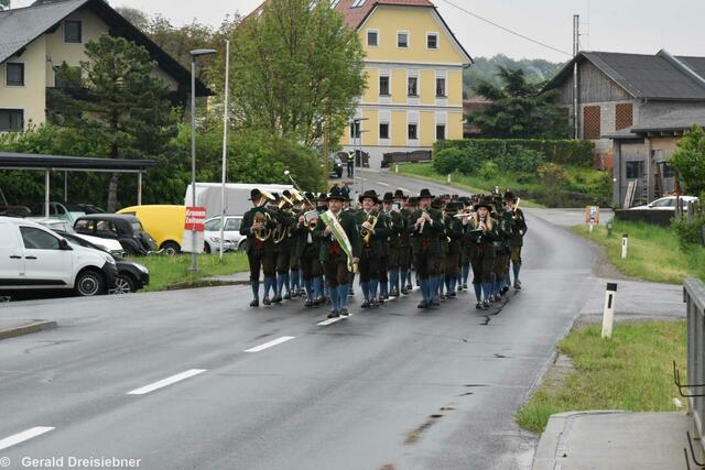 Die Marktmusikkapelle Pischelsdorf am Kulm , an der Spitze von Kapellmeister Wolfgang Winkler | Foto: Gerald Dreisiebner