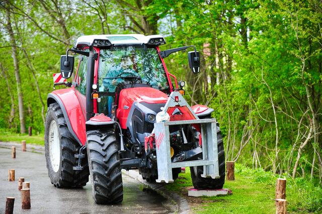 Buckelpiste: Feingefühl ist gefragt, weil der Plastiball am trotz "Holperer" am Aufbau bleiben muss. | Foto: Hassl
