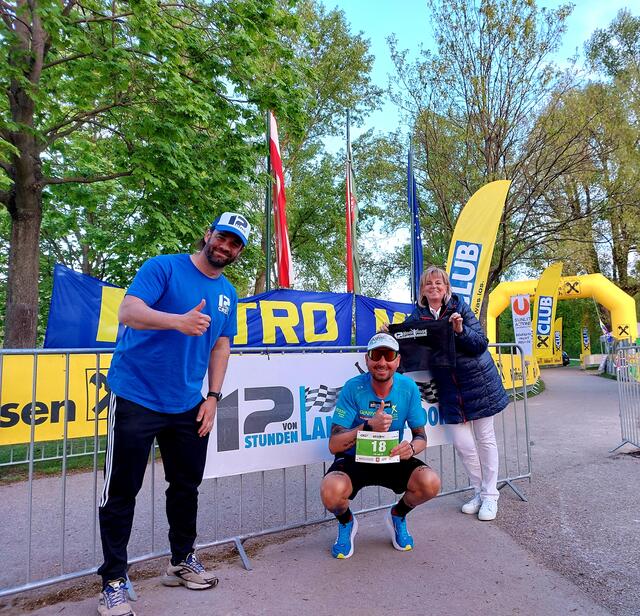 Daumen nach oben: Der Mölltaler Dominik Pacher (Mitte) legte in Langenzersdorf 127,9 Kilometer zurück! | Foto: Foto: privat