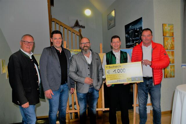 Konzert soll das Schicksal lindern. , wie  die Organisatoren  Michael Kriendlhofer und Musikschuldirektor Robert Ederer anmerken.
v.l.n.r : Bgm Rupert Fleischhacker , Robert Ederer, Michael Kriendlhofer , und Herbert Huber und Armin Loder von der Raka Ilz 