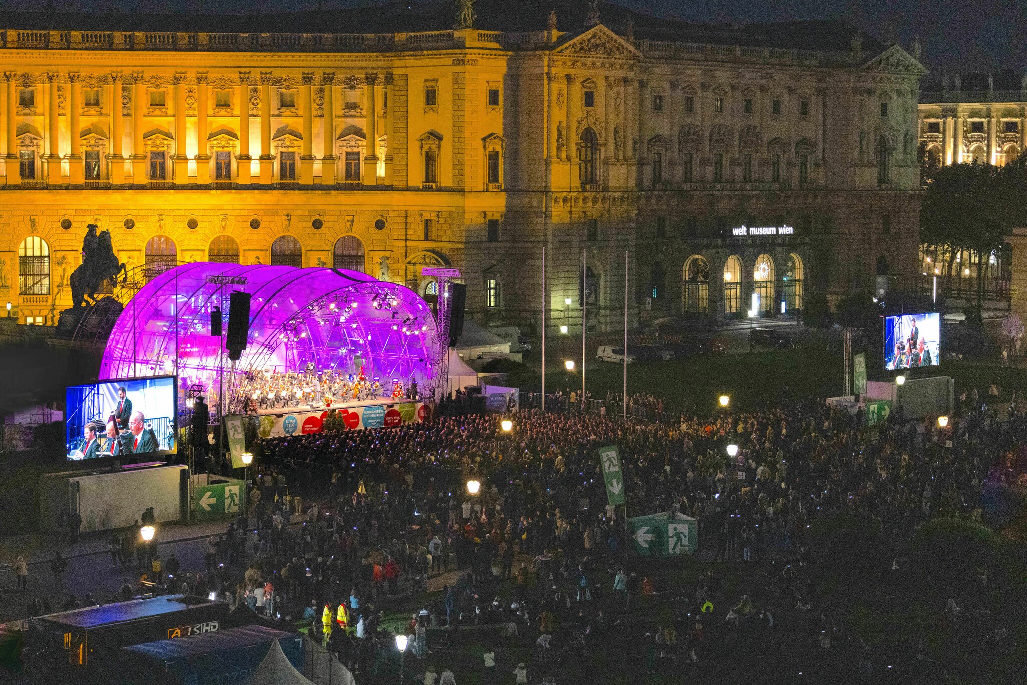 Befreiung vom Nationalsozialismus: Tausende feierten am Heldenplatz - Wien