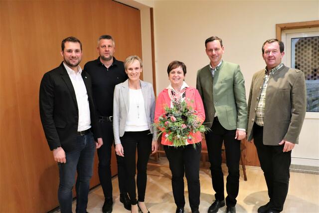 Matthias Pokorn (li) mit Christian Rainer, Annemarie Sperl, Waltraud Walch, Ernst Gödl und Franz Schrottner. | Foto: Edith Ertl