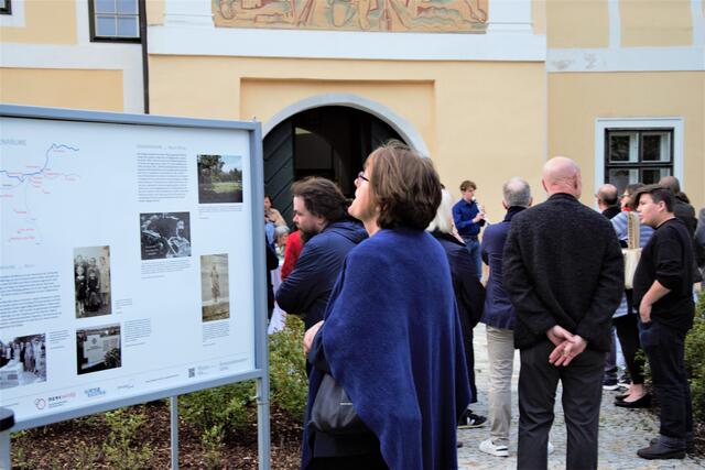 Eröffnung der Ausstellung "Zwischenräume" im Rahmen der Veranstaltungsreihe "dialog:erinnern" | Foto: Peter Brandstetter