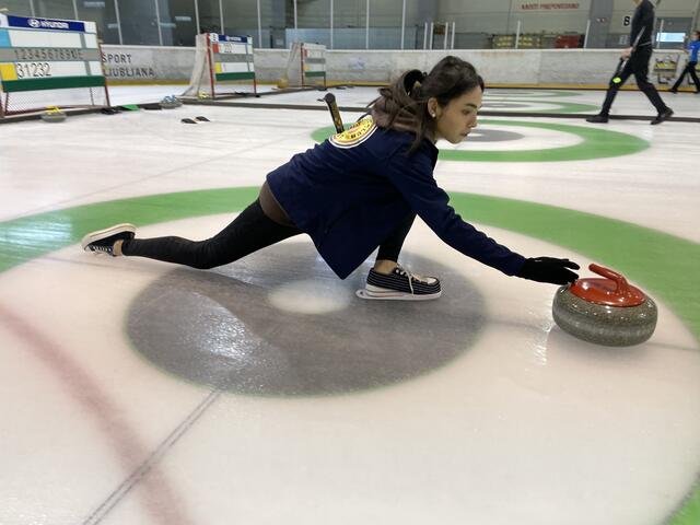 Katharina Shokriyan war bereits in der Türkei begeisterte Curling-Spielerin, nun will sie mit dem ersten Grazer Curling Club durchstarten. | Foto: Curling Club Graz