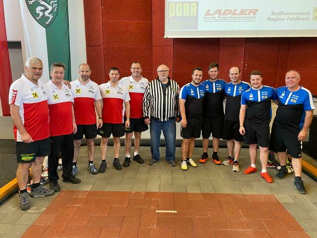 Die Leitersdorfer (l.) hatten mit Wang einen bärenstarken Gegner zu Gast.  | Foto: RSU Leitersdorf