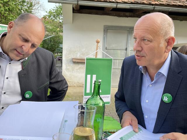 Kammerobmann Sepp Wumbauer (l.) und Kammersekretär Johann Rath standen Rede und Antwort. | Foto: RegionalMedien Hofmüller