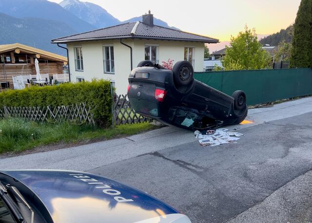 Am Fahrzeug entstand erheblicher Sachschaden.  | Foto: zeitungsfoto.at