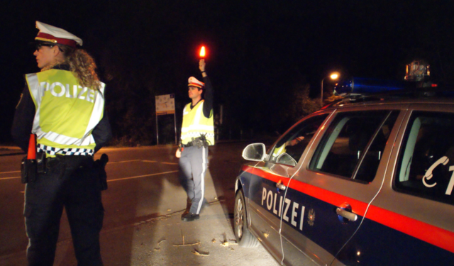 Tritt das Nachtfahrverbot in Kraft, wird seitens der Exekutive kontrolliert. | Foto: MeinBezirk.at/Archiv