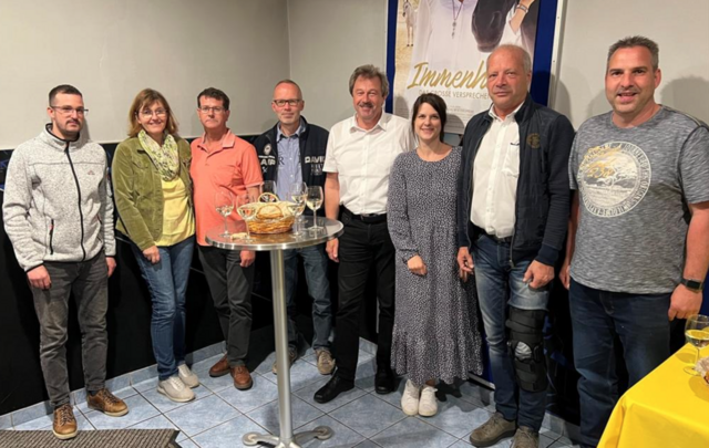 Philipp Groiß, Bettina Pitterle, Bgm. Albert Pitterle, Johann Reischer, Bgm. Johann Gastegger, GR Romina Wais, Vbgm. Andreas Klos und Thomas Schweiger | Foto: KLAR! Gölsental