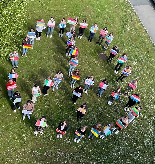 Die Schüler:innen wünschen sich Frieden.  | Foto: HLW/FW Deutschlandsberg