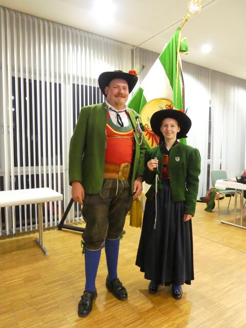 Marketenderin Jessica Schreier erhielt die silberne Schützenschnur | Foto: Schützenkompanie Telfs