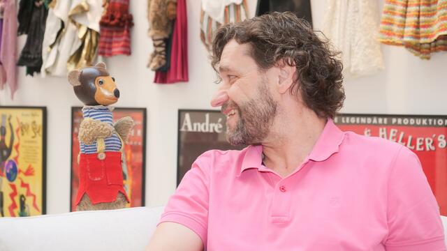 Zu einem kuriosen Gipfeltreffen kommt es im Wiener Urania Puppentheater: Pezi und die Science Busters machen gemeinsame Sache. | Foto: Max Spitzauer