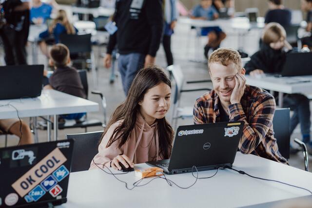 Die Begeisterung für MINT-Fächer soll früh geweckt werden. | Foto: Dynatrace