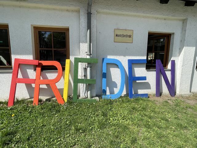 Nicht nur Umweltschutz, sondern auch Frieden ist den Montessorischülern, nicht zuletzt aufgrund des Krieges in der Ukraine, ein Anliegen. | Foto: David Zennebe